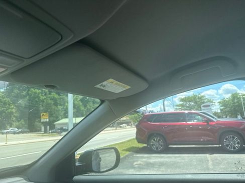 Used 2017 Honda CR-V LX image 9