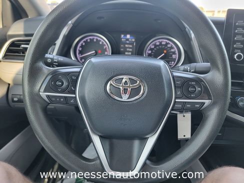 Used 2022 Toyota Camry LE image 18