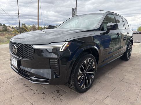 New 2026 Volvo XC90 T8 Ultra w/ Protection Package AWD/4WD image 4