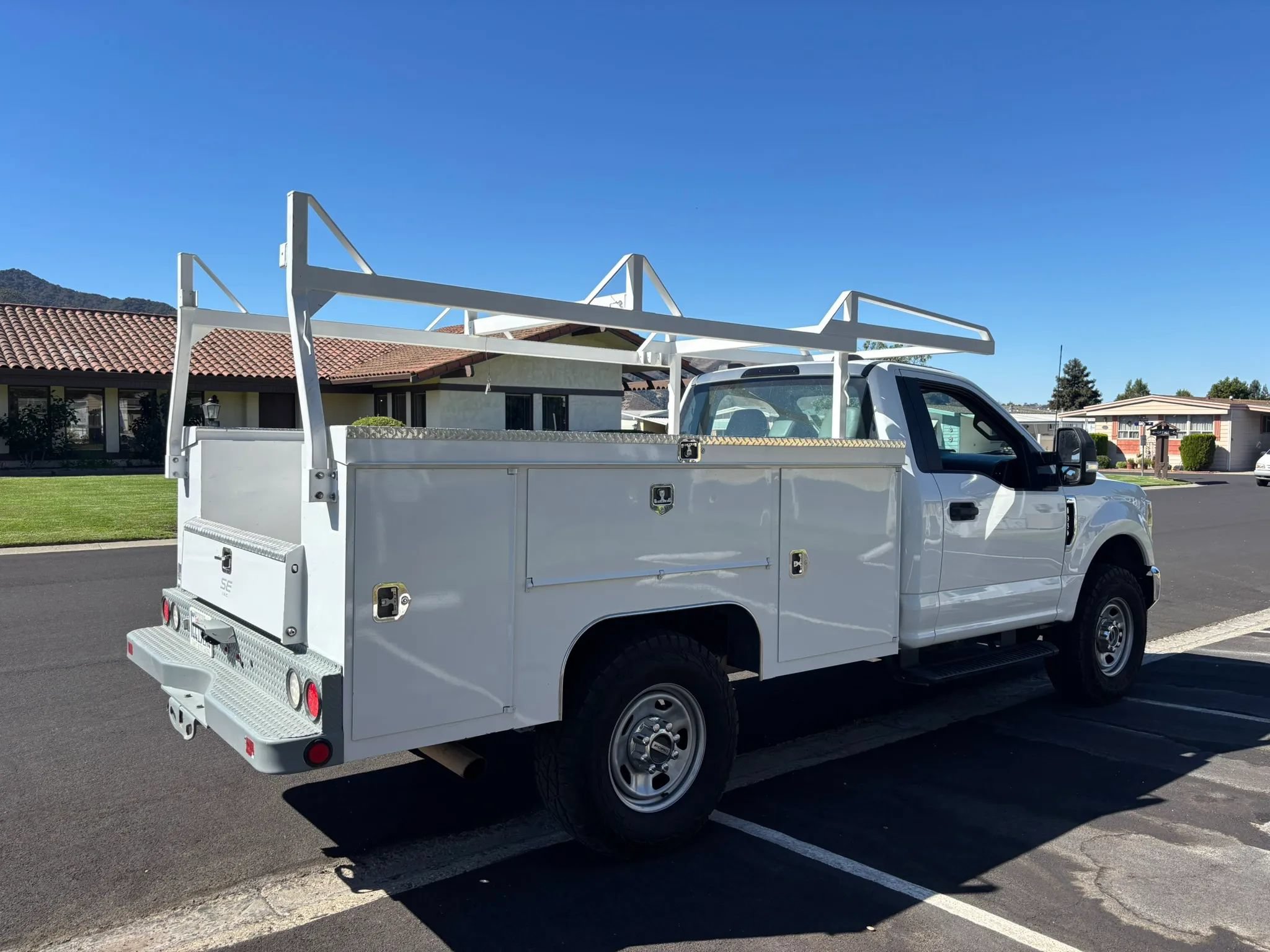 Used 2022 Ford F350 XL w/ Power Equipment Group AWD/4WD image 9