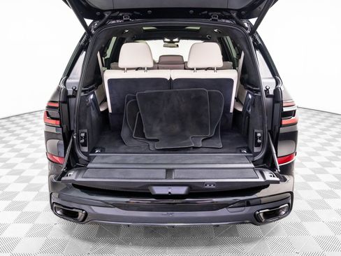 Certified 2024 BMW X7 xDrive40i w/ M Sport Package image 31