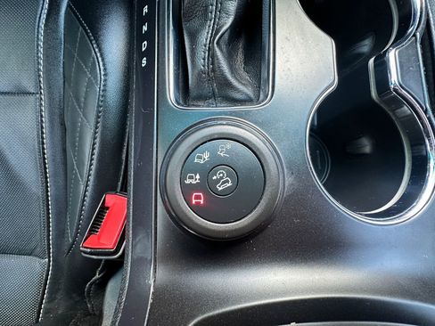 Used 2017 Ford Explorer Platinum image 27