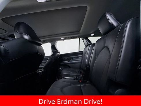 Certified 2024 Toyota Grand Highlander AWD image 9