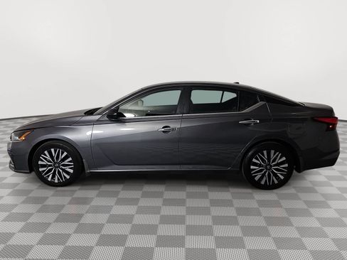 Certified 2024 Nissan Altima 2.5 SV FWD image 5