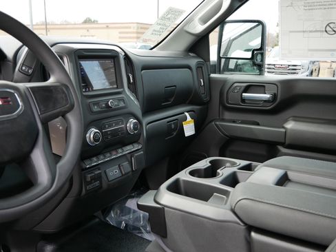New 2026 GMC Sierra 3500 Pro w/ Convenience Package image 13