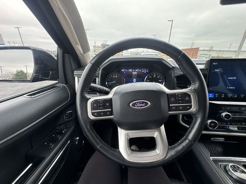 Used 2024 Ford Expedition Max XLT image 14