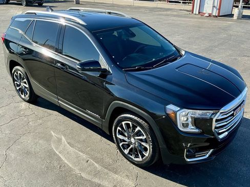 Used 2022 GMC Terrain SLT w/ Infotainment Package II image 4