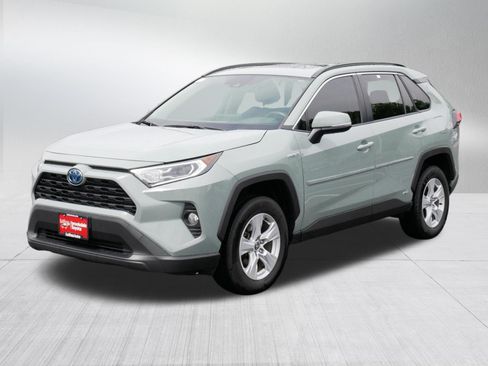 Certified 2021 Toyota RAV4 XLE w/ Convenience Package AWD/4WD image 3