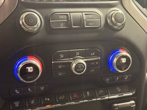 Used 2020 GMC Sierra 2500 Denali w/ Denali Ultimate Package AWD/4WD image 16