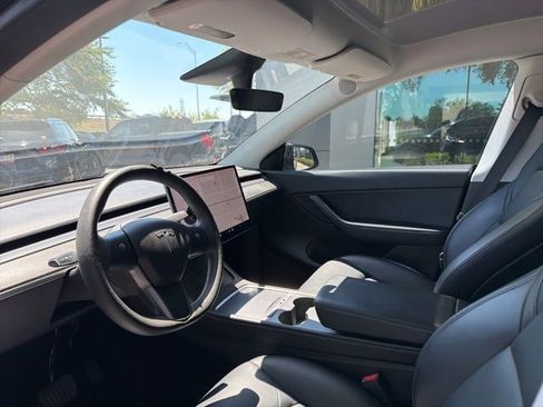 Used 2021 Tesla Model Y Long Range AWD/4WD image 5