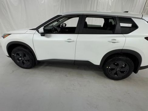 New 2026 Nissan Rogue SV w/ Cold Weather Package AWD/4WD image 6