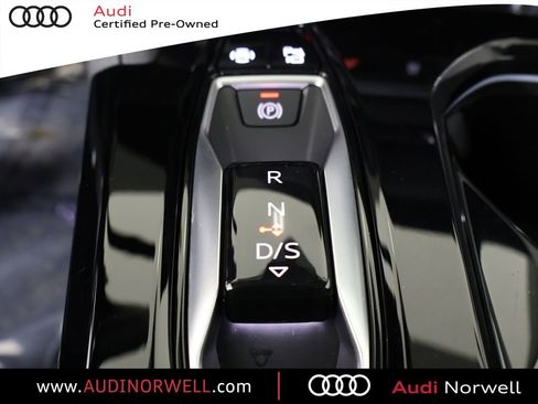 Certified 2025 Audi Q5 Premium w/ 19" Wheel Package image 3