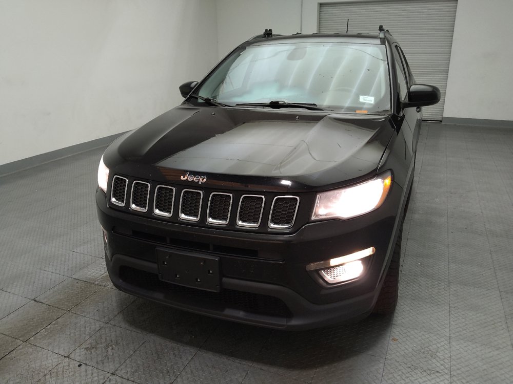 Used 2017 Jeep Compass Latitude w/ Cold Weather Group AWD/4WD image 15
