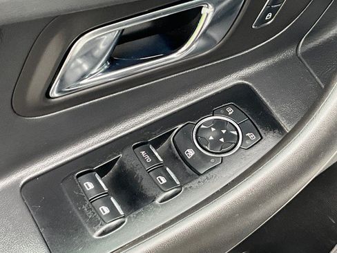 Used 2015 Ford Taurus SEL FWD image 24