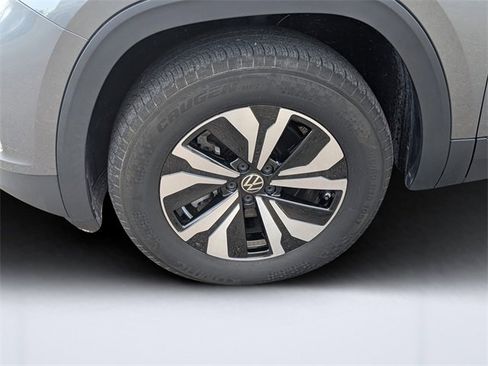 Used 2024 Volkswagen Atlas SE image 10