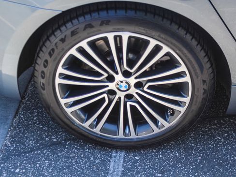 Used 2020 BMW 530e xDrive AWD/4WD image 8