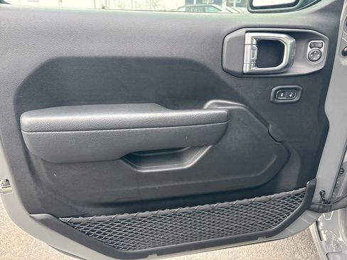 Used 2022 Jeep Wrangler Unlimited Sport image 16