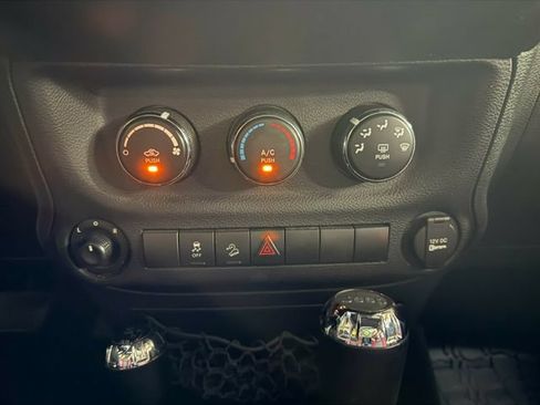 Used 2018 Jeep Wrangler Unlimited Sport S AWD/4WD image 15