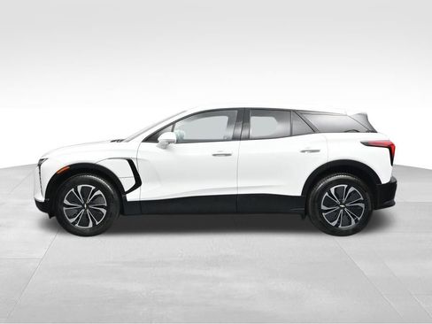Used 2024 Chevrolet Blazer EV LT AWD/4WD image 2