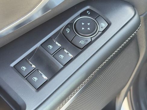 Used 2025 Ford Expedition Platinum w/ Driver's Package AWD/4WD image 19