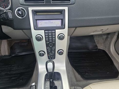 Used 2011 Volvo C70 T5 w/ Convenience Pkg FWD image 16