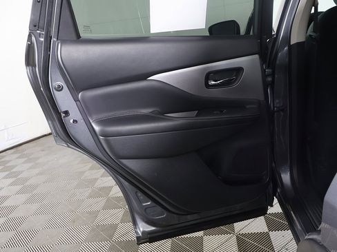 Used 2019 Nissan Murano S image 20