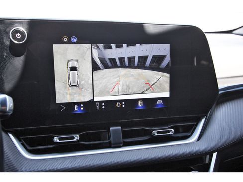 Used 2026 Chevrolet Equinox LT w/ Convenience Package II FWD image 24