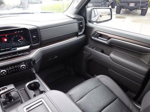 Used 2022 GMC Sierra 1500 SLT w/ SLT Convenience Package AWD/4WD image 20