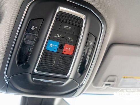 Used 2023 Jeep Grand Cherokee Limited image 28