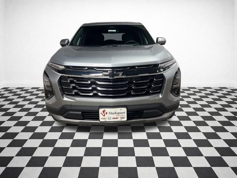 New 2026 Chevrolet Equinox LT w/ Convenience Package II AWD/4WD image 3