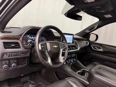 Used 2021 Chevrolet Suburban Premier AWD/4WD image 8