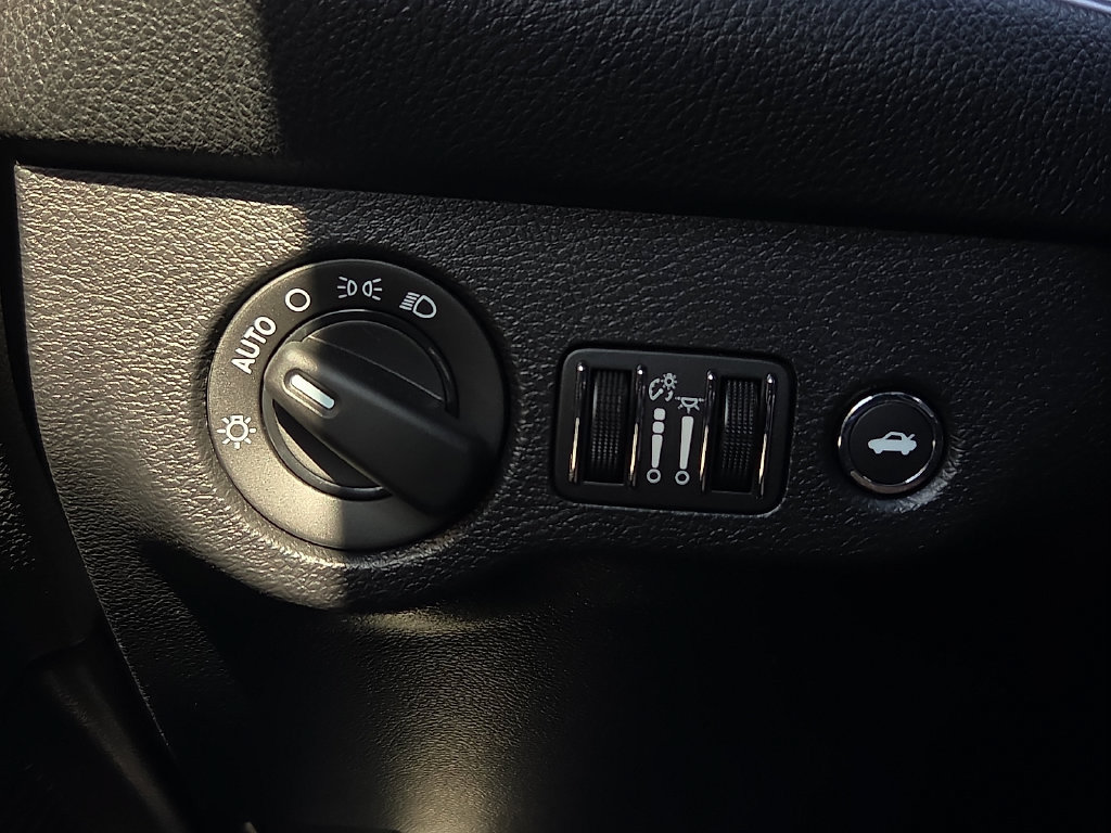 Used 2019 Dodge Challenger SRT Hellcat w/ Plus Package RWD image 20