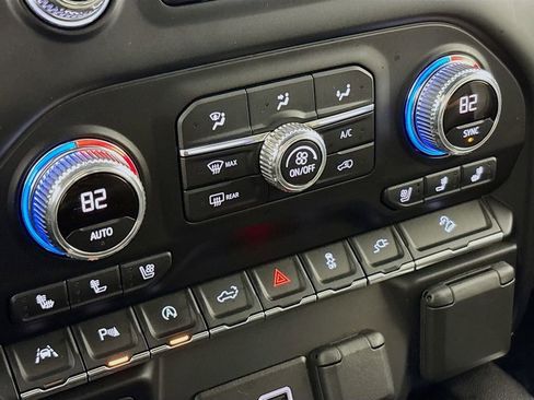 Certified 2021 GMC Sierra 1500 AT4 w/ AT4 Premium Package image 18