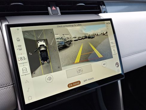 New 2025 Land Rover Discovery Sport Dynamic SE image 15