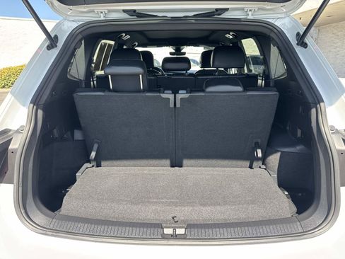Certified 2023 Volkswagen Tiguan SE R-Line FWD image 30