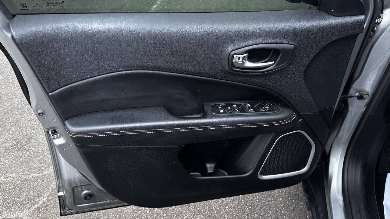 Used 2017 Jeep Compass Sport FWD image 12