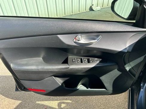 Used 2024 Kia Forte LXS FWD image 11