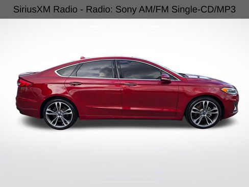Used 2019 Ford Fusion Titanium image 11