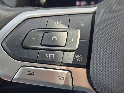 Used 2024 Volkswagen Atlas Cross Sport SEL Premium R-Line image 27