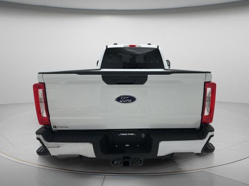 Used 2023 Ford F350 XLT w/ Snow Plow/Camper Package AWD/4WD image 7