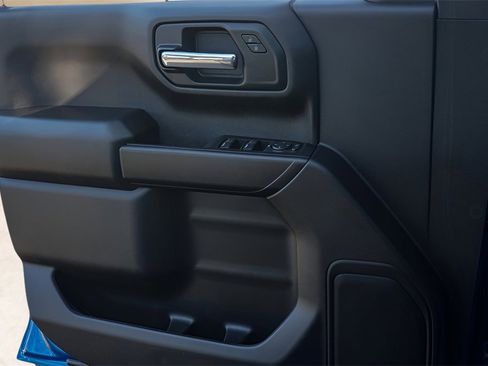 Used 2024 Chevrolet Silverado 1500 Custom image 18