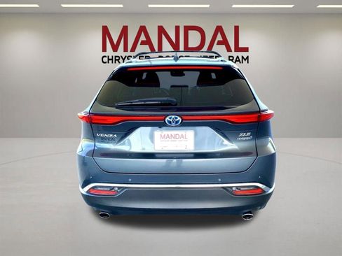 Used 2022 Toyota Venza XLE AWD/4WD image 7