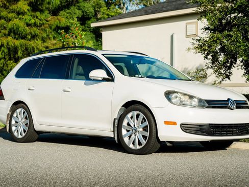 Used 2010 Volkswagen Jetta TDI FWD image 6