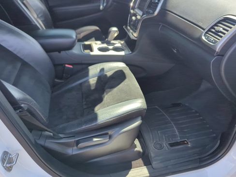 Used 2017 Jeep Grand Cherokee Altitude AWD/4WD image 41
