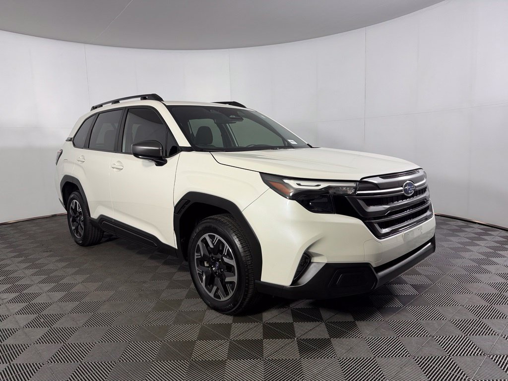 Used 2025 Subaru Forester Premium AWD/4WD image 4