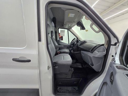 Used 2018 Ford Transit 250 148 Medium Roof RWD image 18