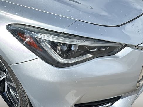 Used 2017 INFINITI Q60 3.0t w/ Premium Plus Package 3.0T RWD image 6