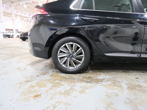 Used 2020 Hyundai Ioniq Limited image 12