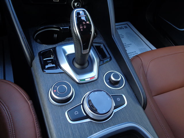 Used 2022 Alfa Romeo Giulia Ti AWD/4WD image 13