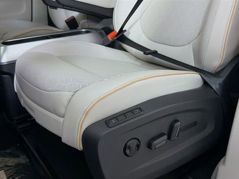 New 2025 Volkswagen ID. Buzz 1st Edition image 22